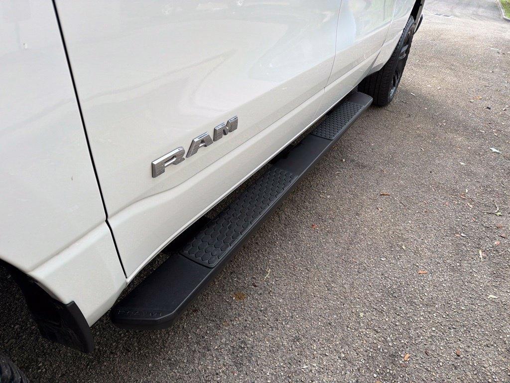 Used 2023 RAM 1500 Laramie AWD/4WD image 16