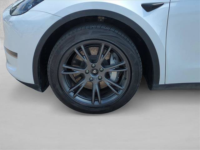 Used 2024 Tesla Model Y Long Range AWD/4WD image 26