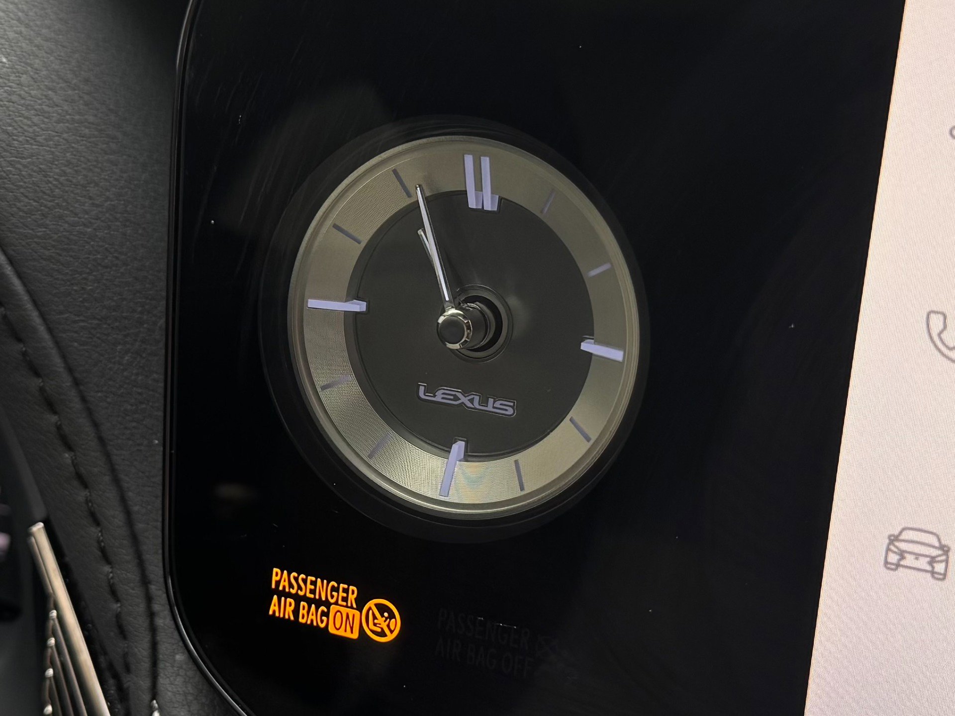 Used 2023 Lexus LS 500h AWD w/ Luxury Package image 49