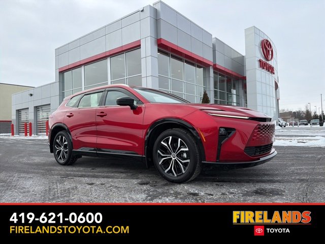 Certified 2025 Toyota Crown Signia XLE image 1