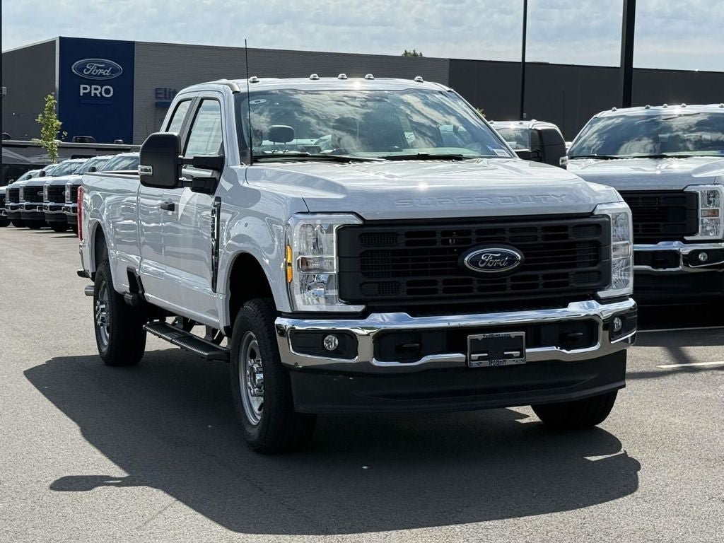 New 2026 Ford F350 XL w/ FX4 Off-Road Package