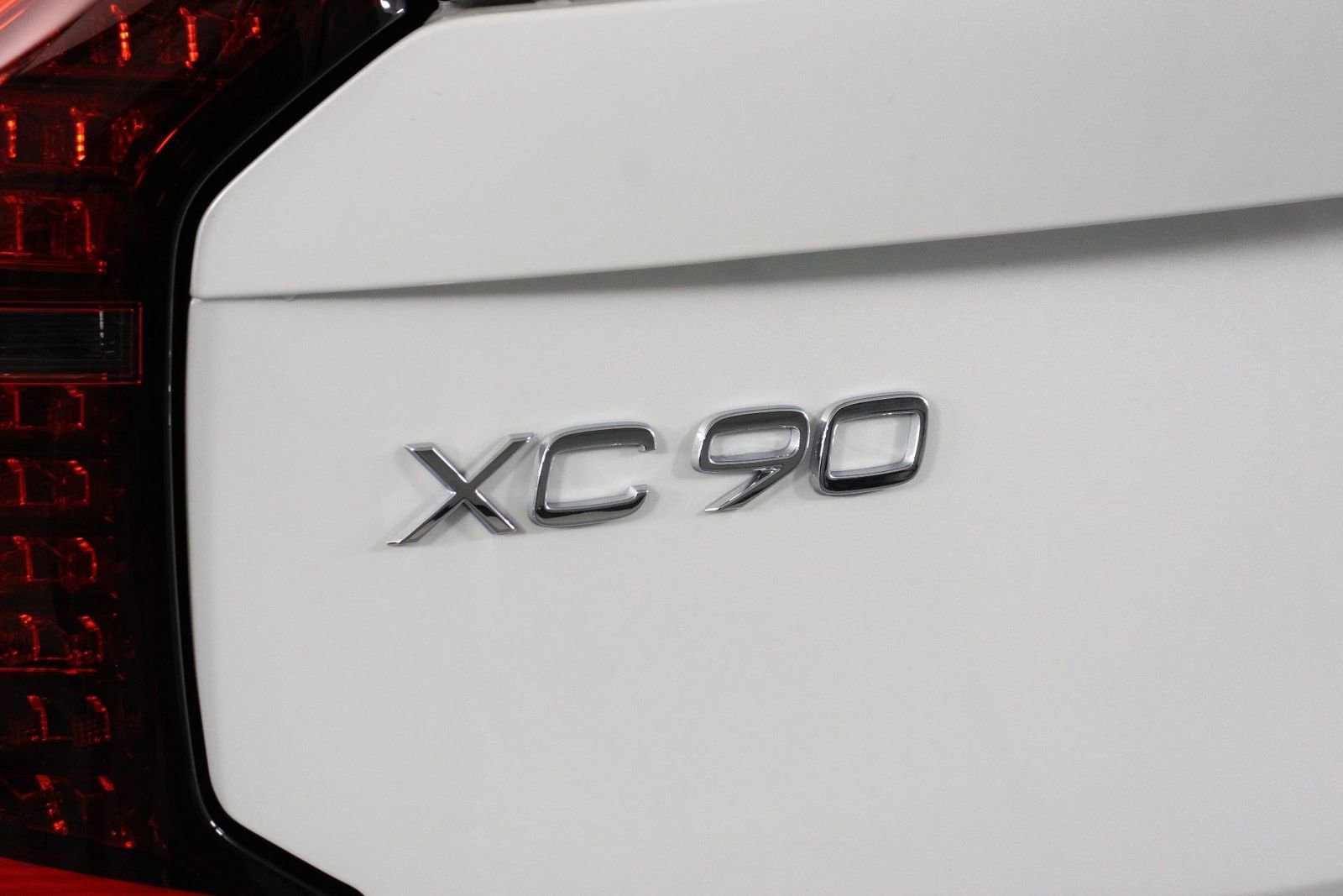 New 2026 Volvo XC90 B5 Plus w/ Protection Package image 16