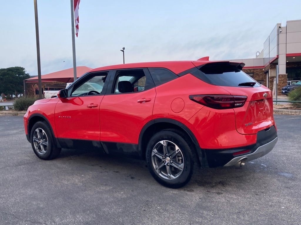 Used 2025 Chevrolet Blazer LT FWD image 7