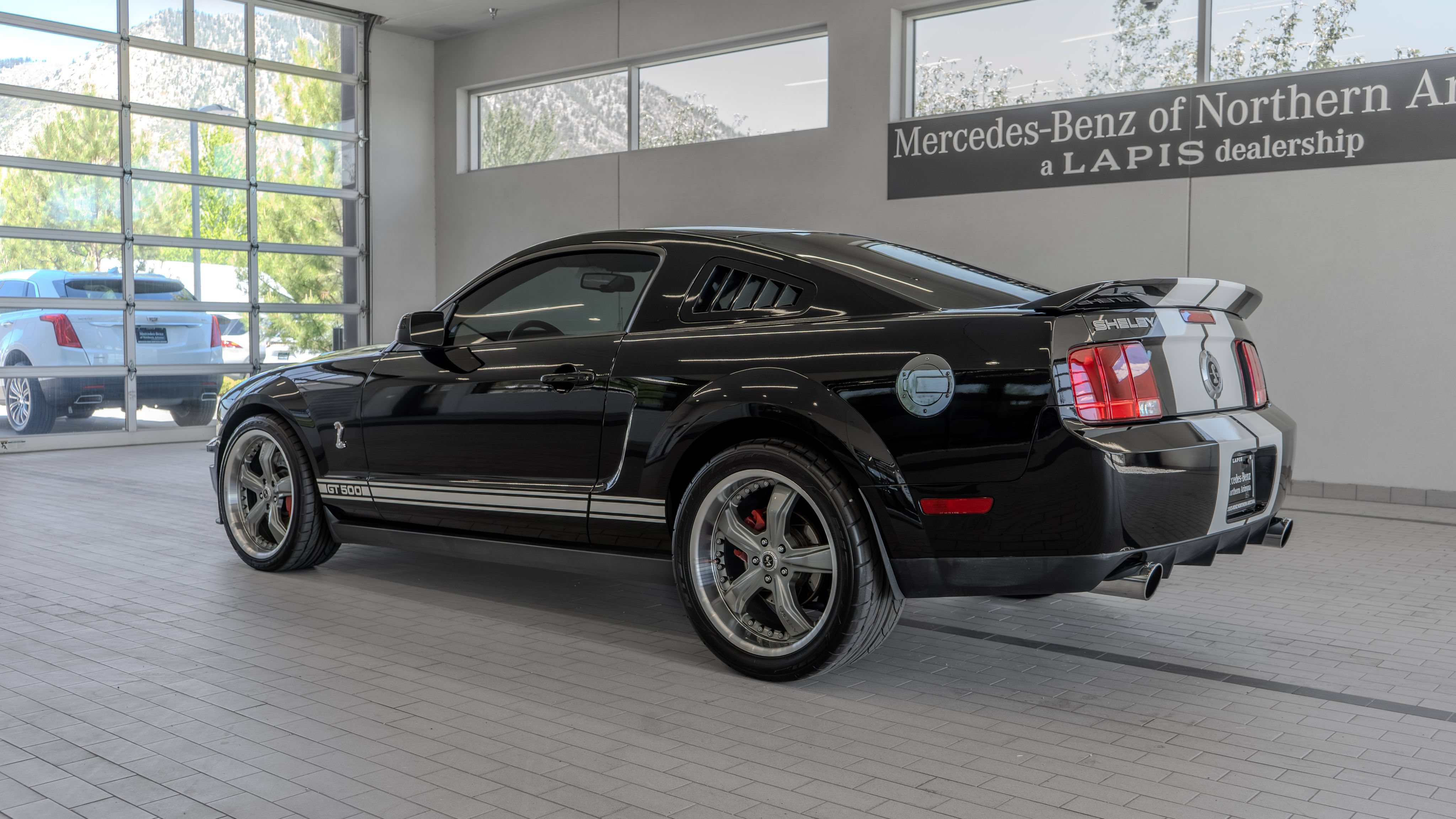 Used 2007 Ford Mustang Shelby GT500 RWD image 13