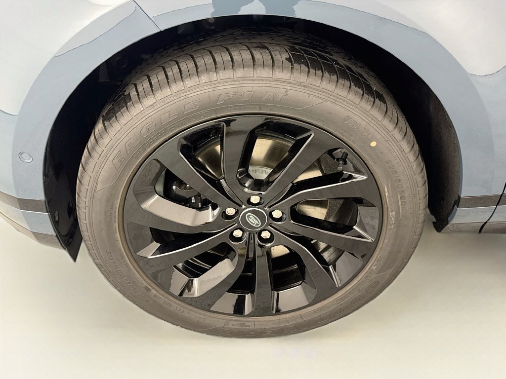 New 2026 Land Rover Range Rover Evoque Hoxton AWD/4WD image 32
