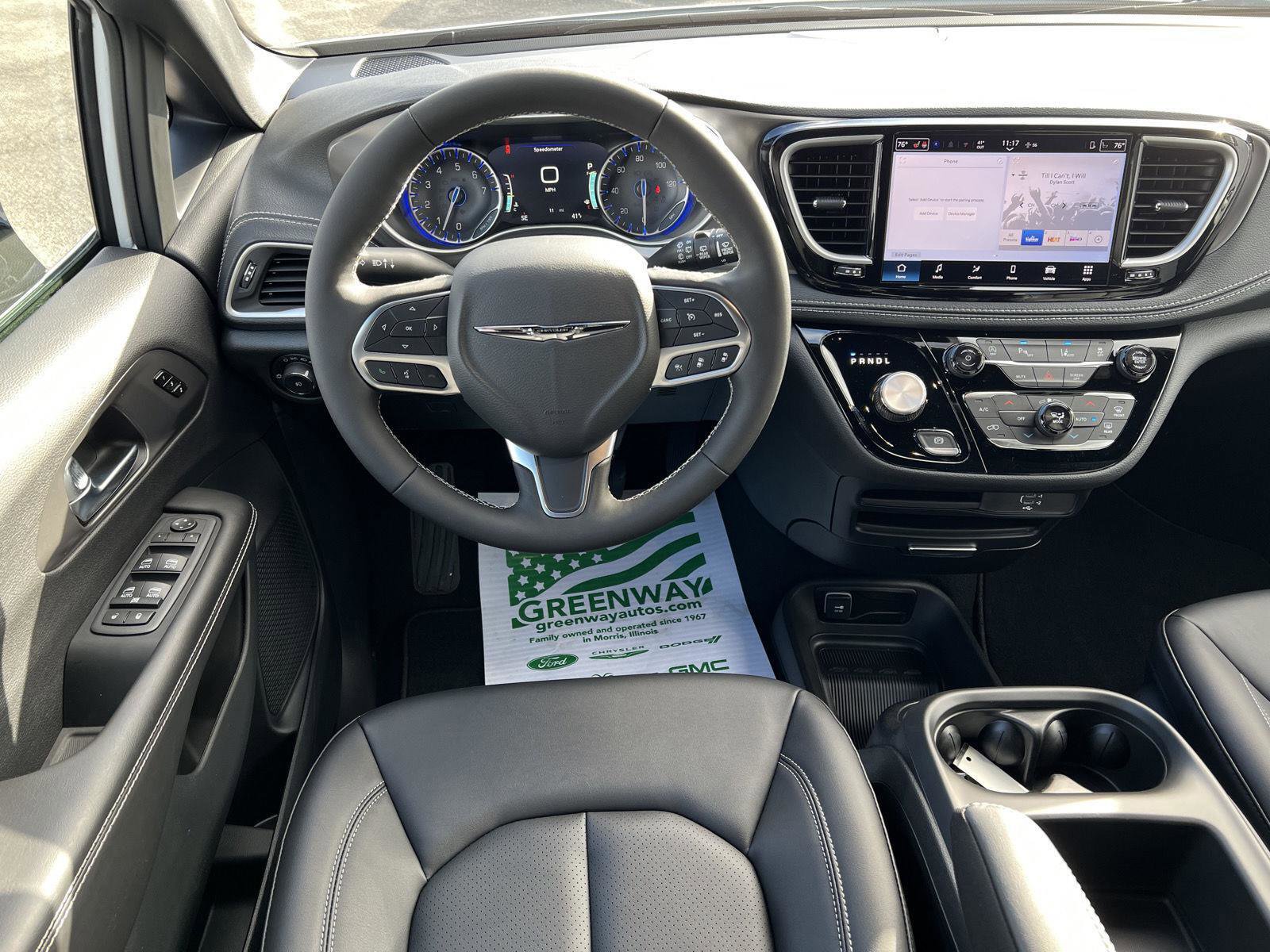 New 2026 Chrysler Pacifica Select image 19