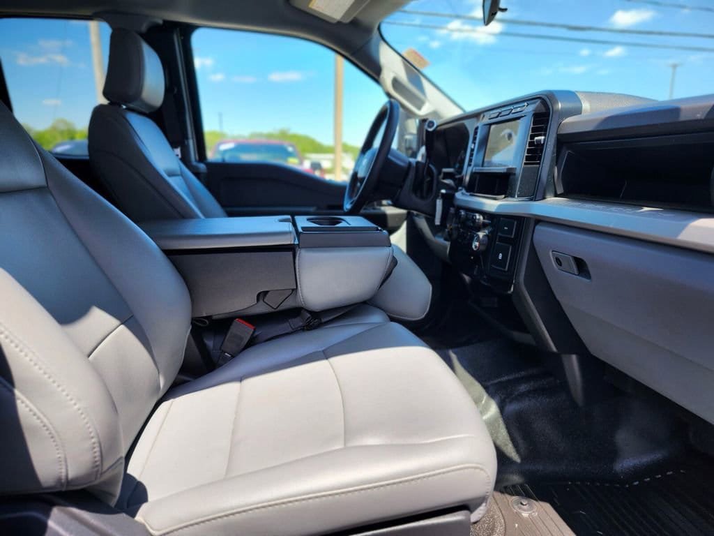Used 2024 Ford F350 XL w/ Snow Plow Prep Package AWD/4WD image 9