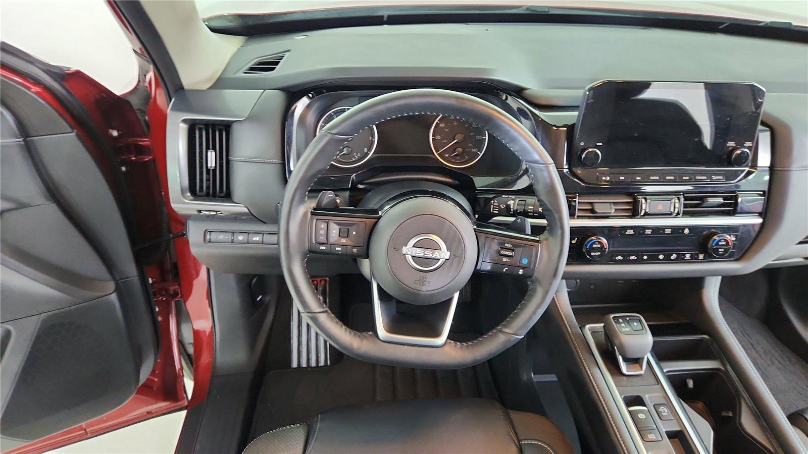 Used 2024 Nissan Pathfinder SL image 18