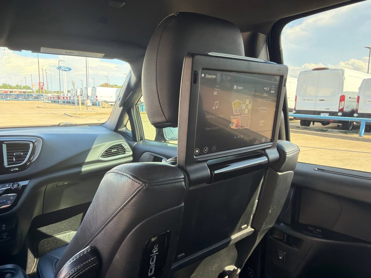 Used 2019 Chrysler Pacifica Touring-L Plus w/ Advanced Safetytec Group FWD image 8