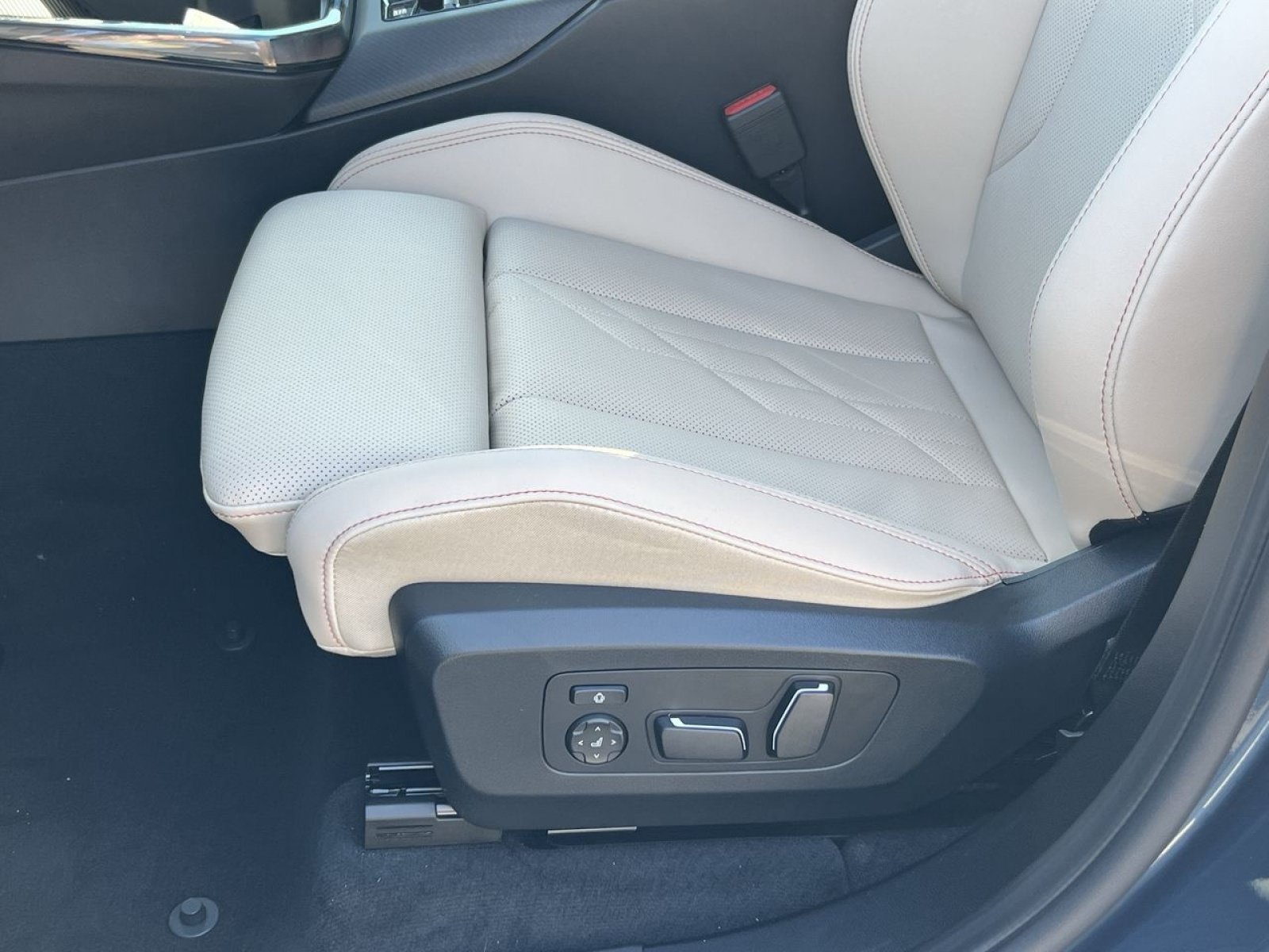 New 2026 BMW X3 xDrive30i w/ Premium Package AWD/4WD image 11