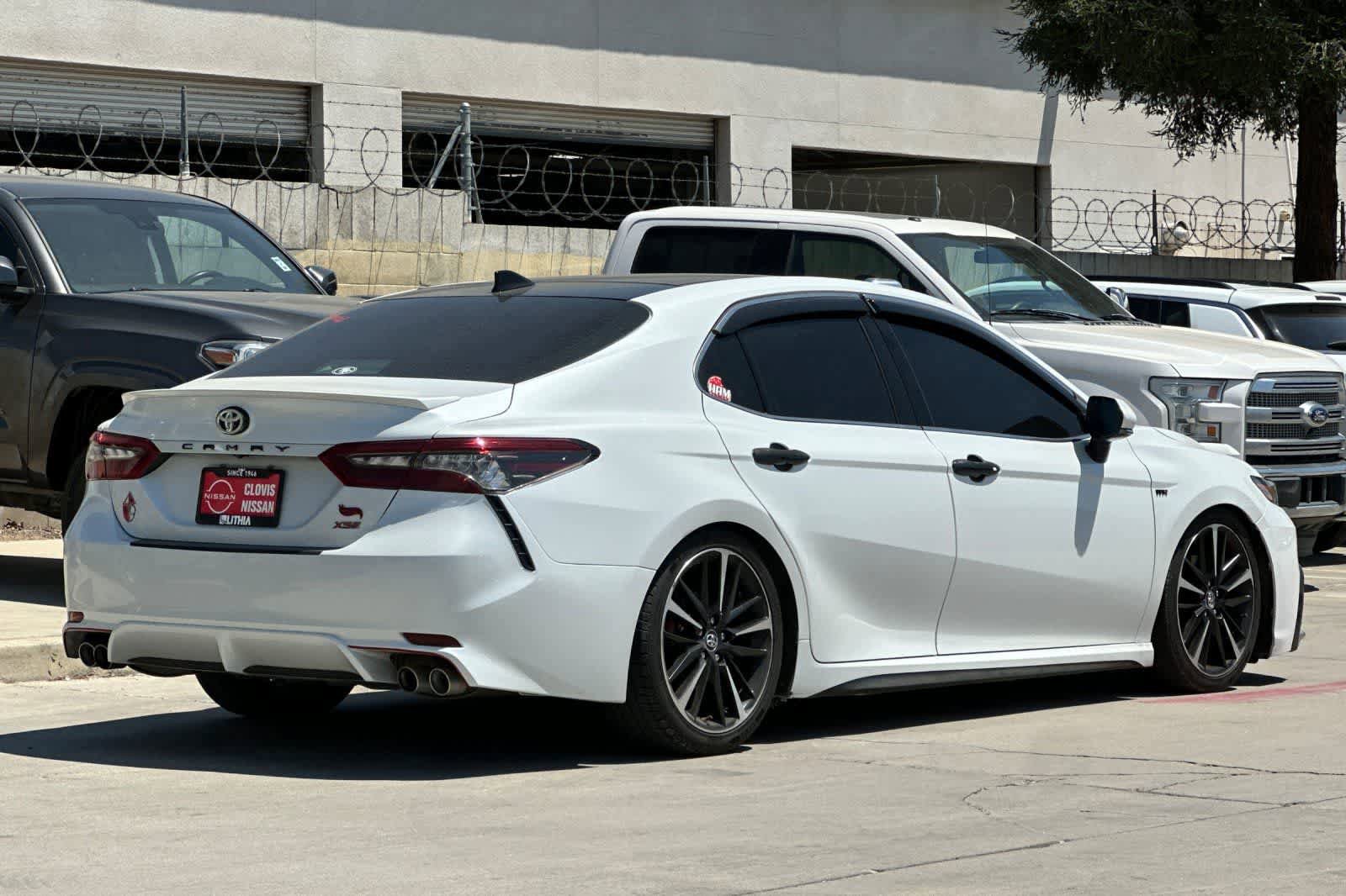 Used 2021 Toyota Camry XSE FWD image 3