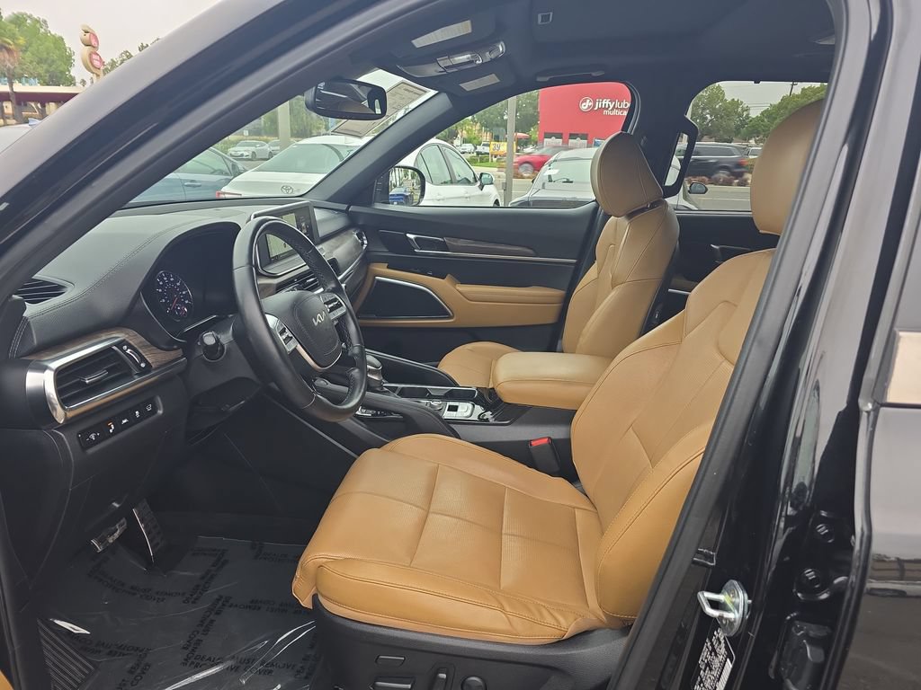 Used 2022 Kia Telluride SX w/ Nightfall Edition Package AWD/4WD image 9