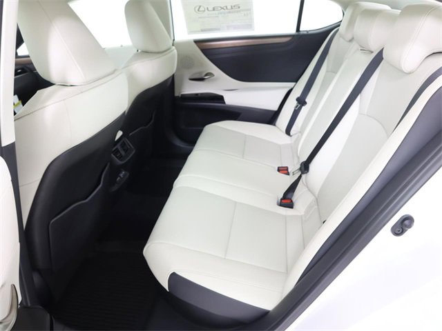 New 2025 Lexus ES 300h w/ Premium Package image 15