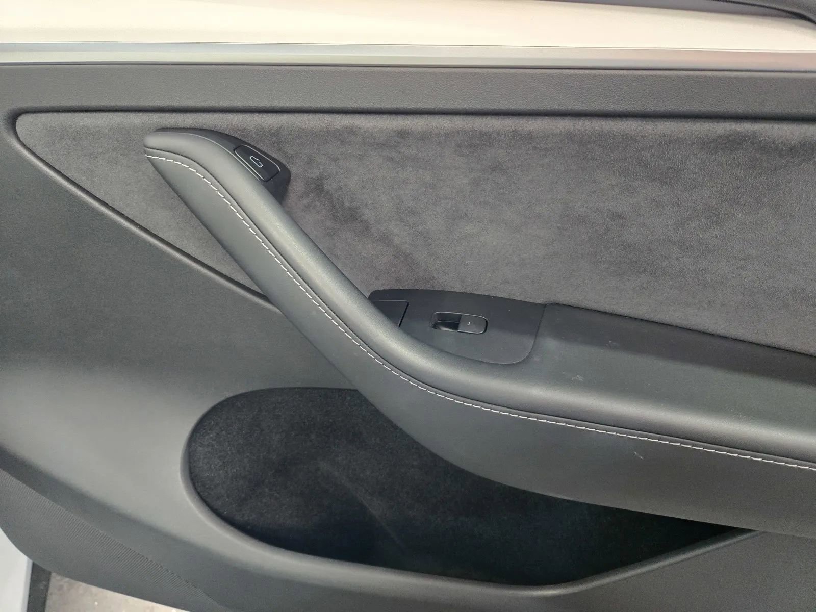 Used 2023 Tesla Model Y Long Range image 6