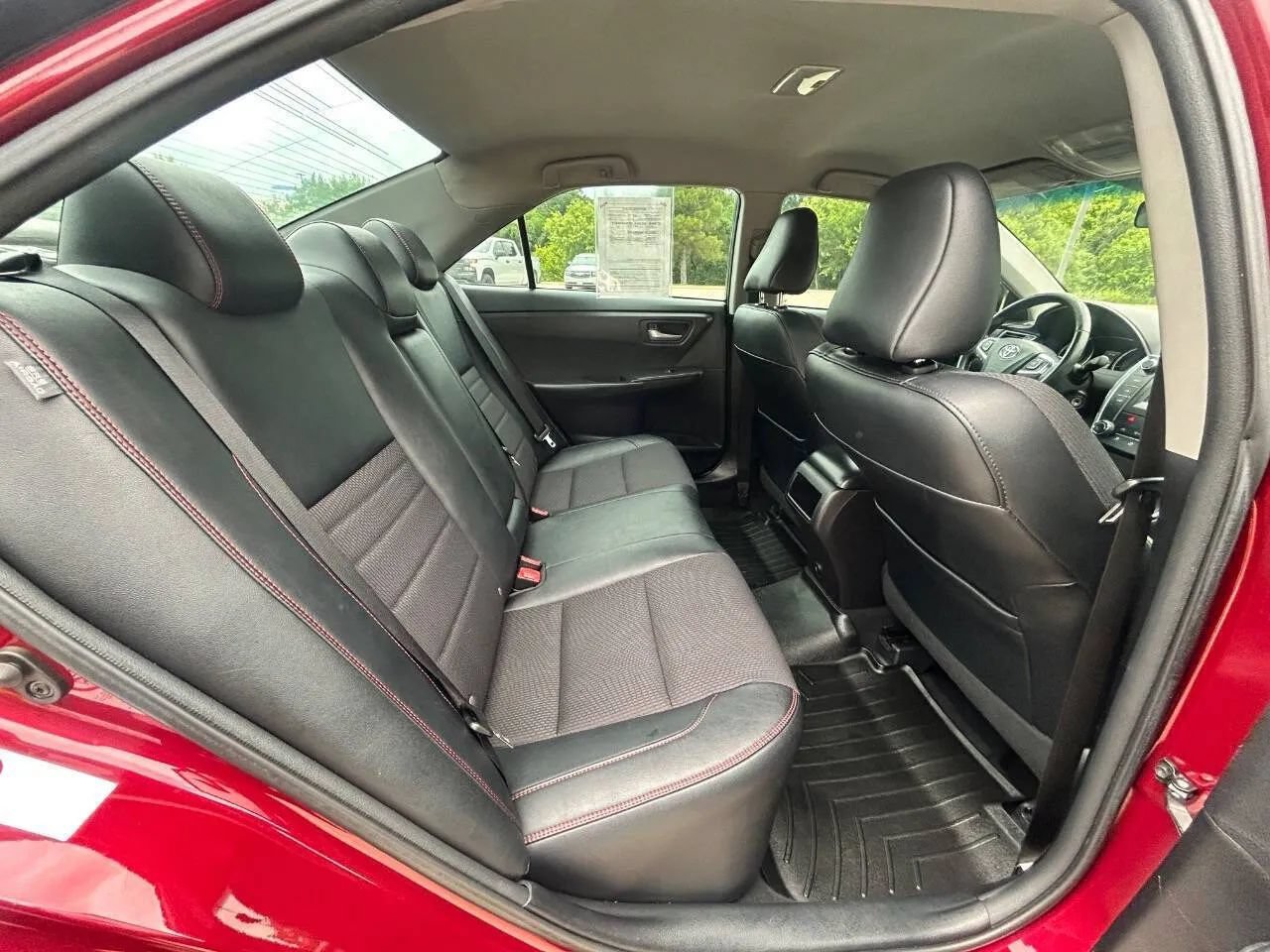Used 2017 Toyota Camry SE FWD image 14