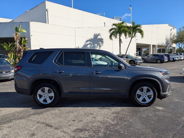 Used 2023 Honda Pilot LX image 4