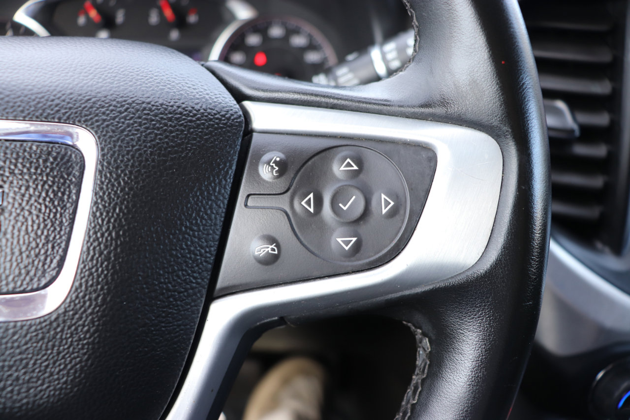 Used 2023 GMC Acadia SLT image 31