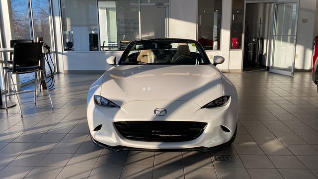 New 2025 MAZDA MX-5 Miata Grand Touring w/ Appearance Package image 2