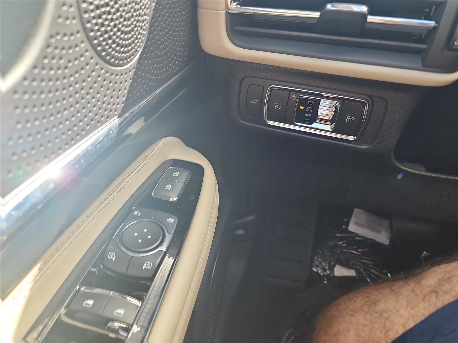 New 2026 Lincoln Corsair Premiere image 30