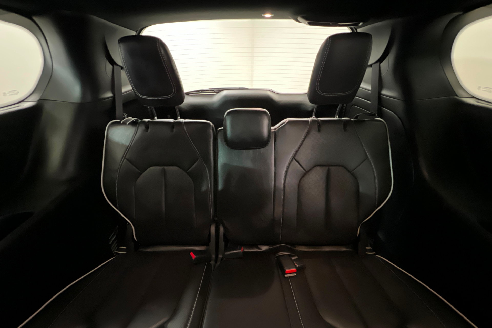 Used 2024 Chrysler Pacifica Premium FWD image 23