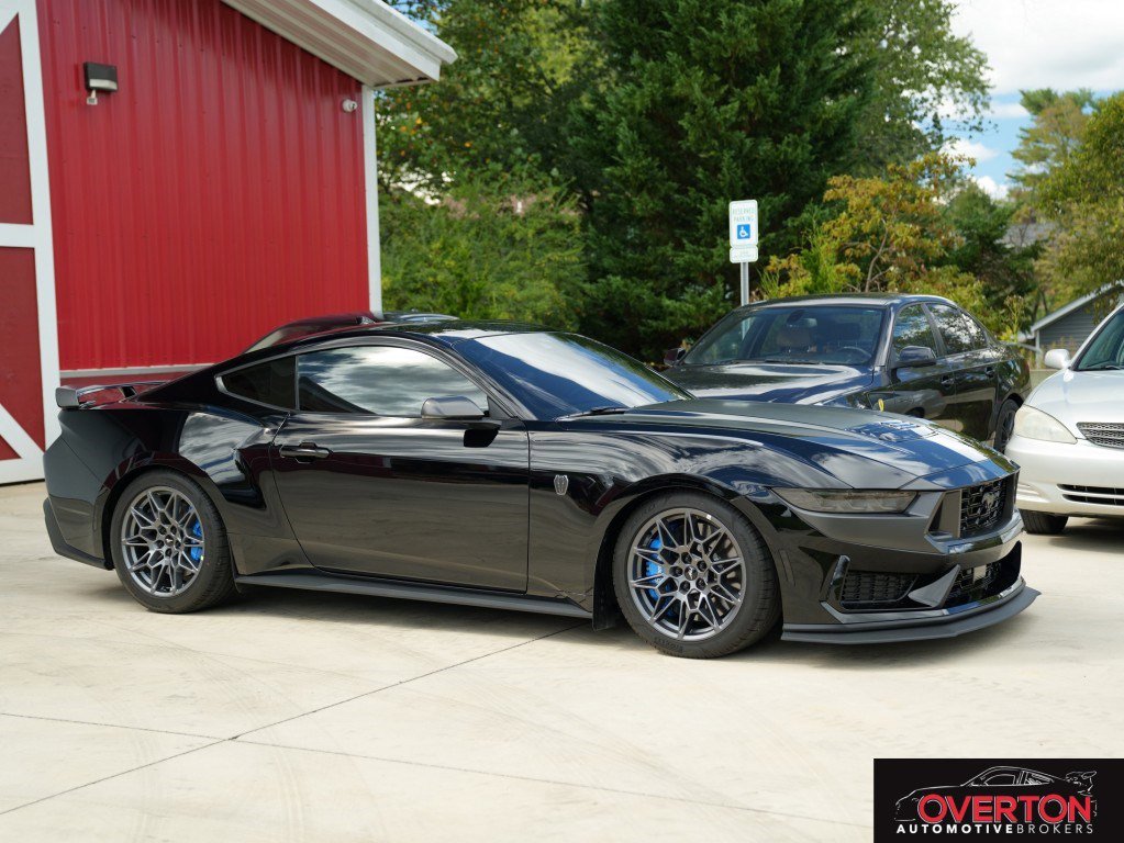 Used 2024 Ford Mustang Dark Horse image 4