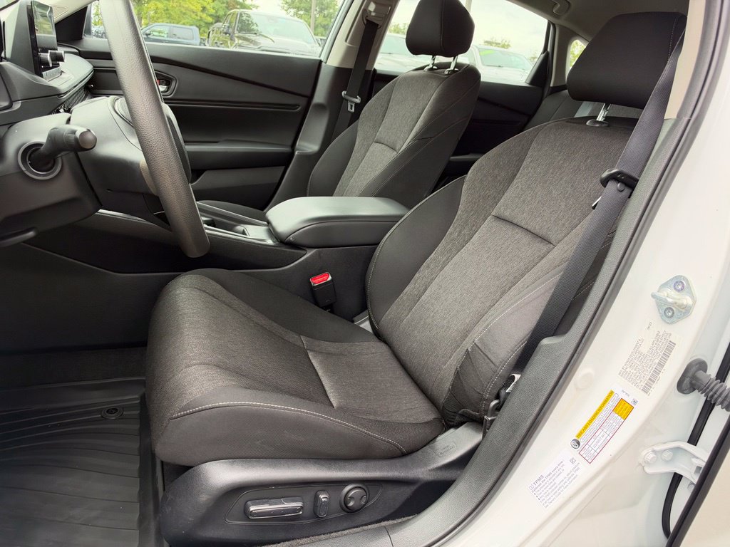 Used 2023 Honda Accord EX image 19