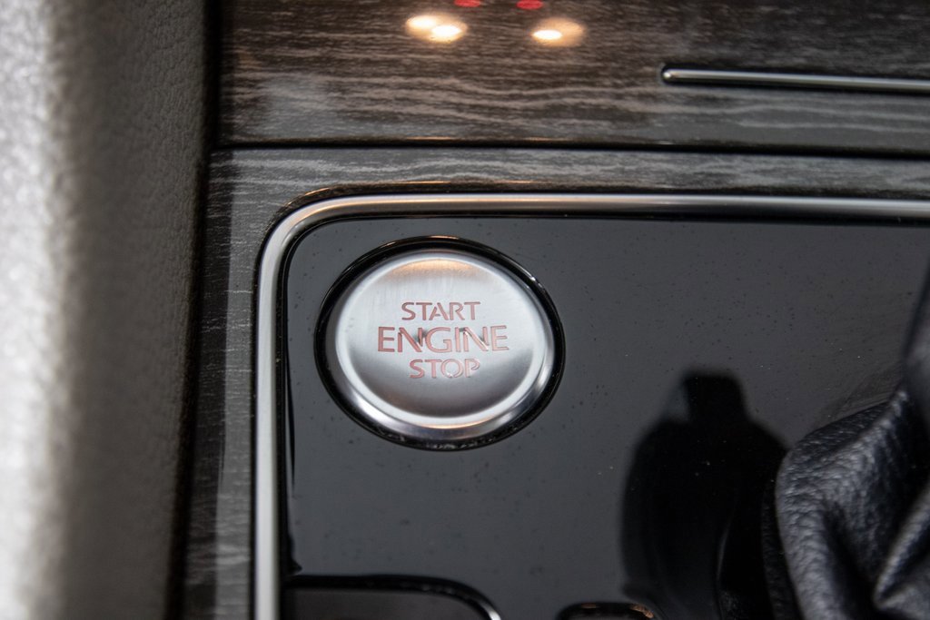 Used 2018 Volkswagen Passat 2.0T SE image 24