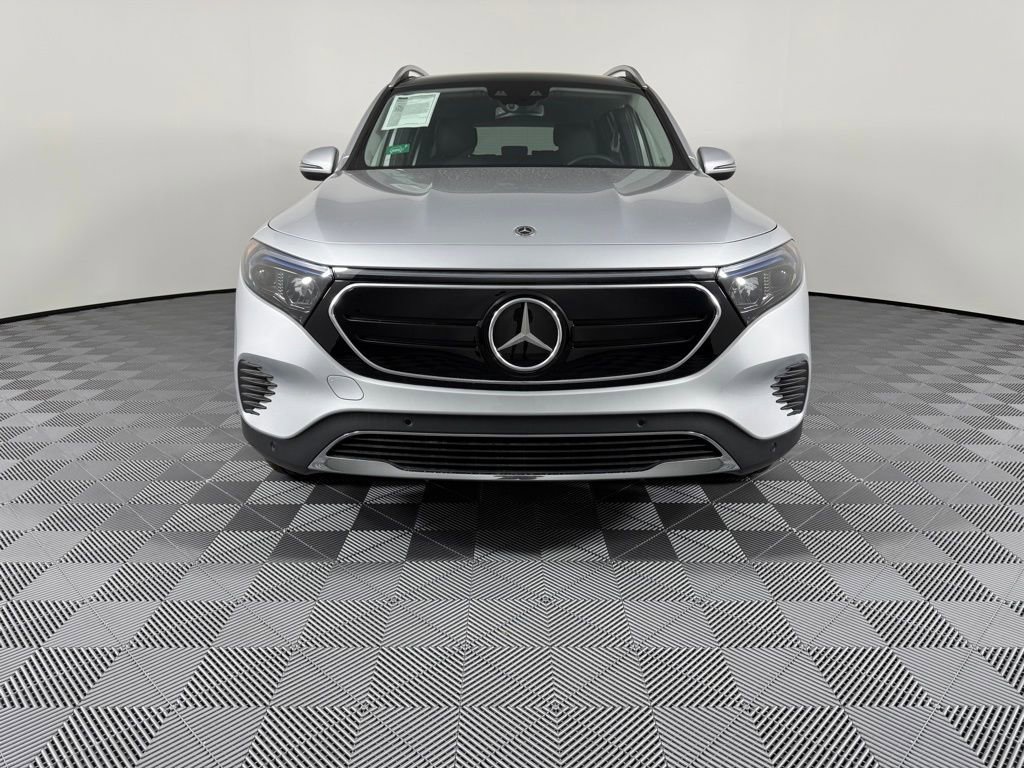 Used 2023 Mercedes-Benz EQB 300 4MATIC image 3