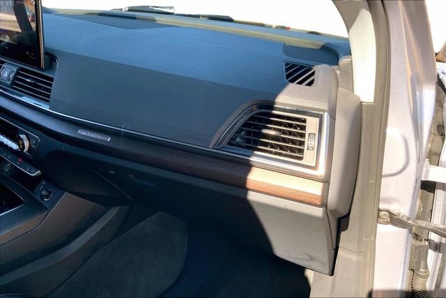 Used 2023 Audi Q5 2.0T Premium w/ Convenience Package AWD/4WD image 16