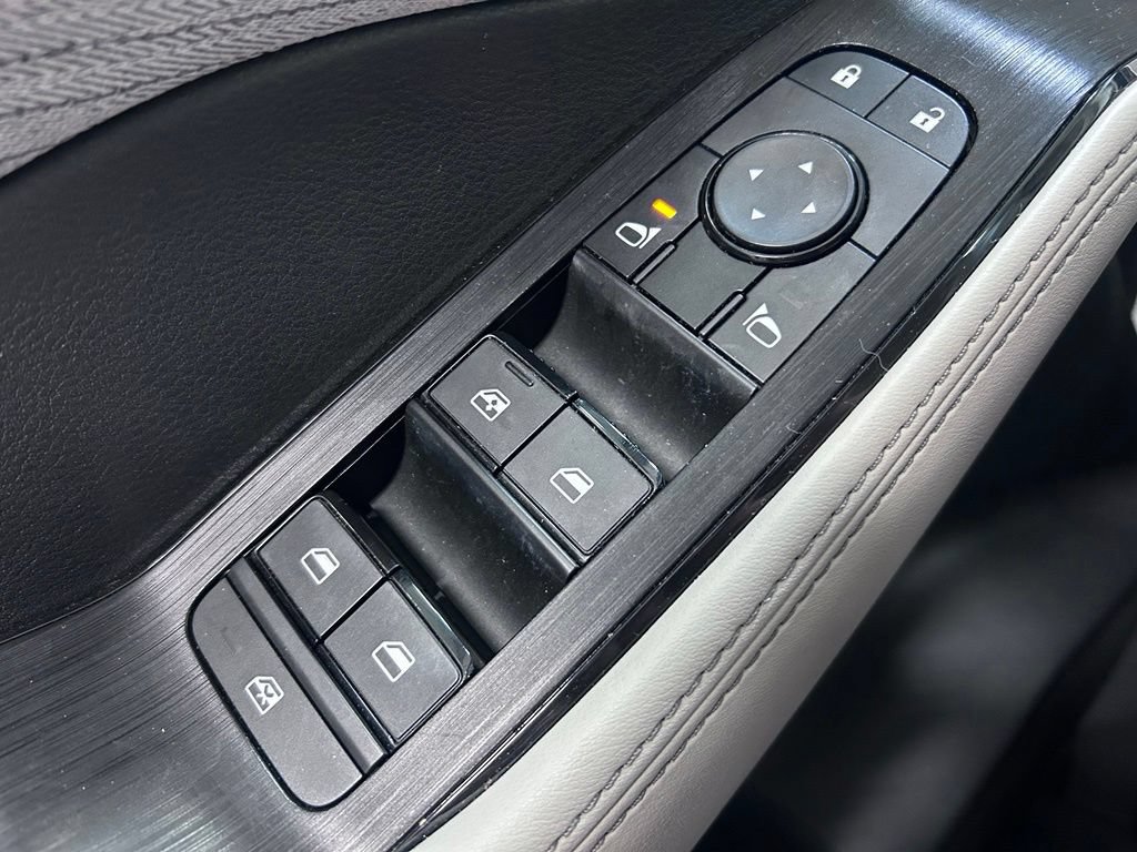 Used 2023 Nissan Rogue SV AWD/4WD image 5