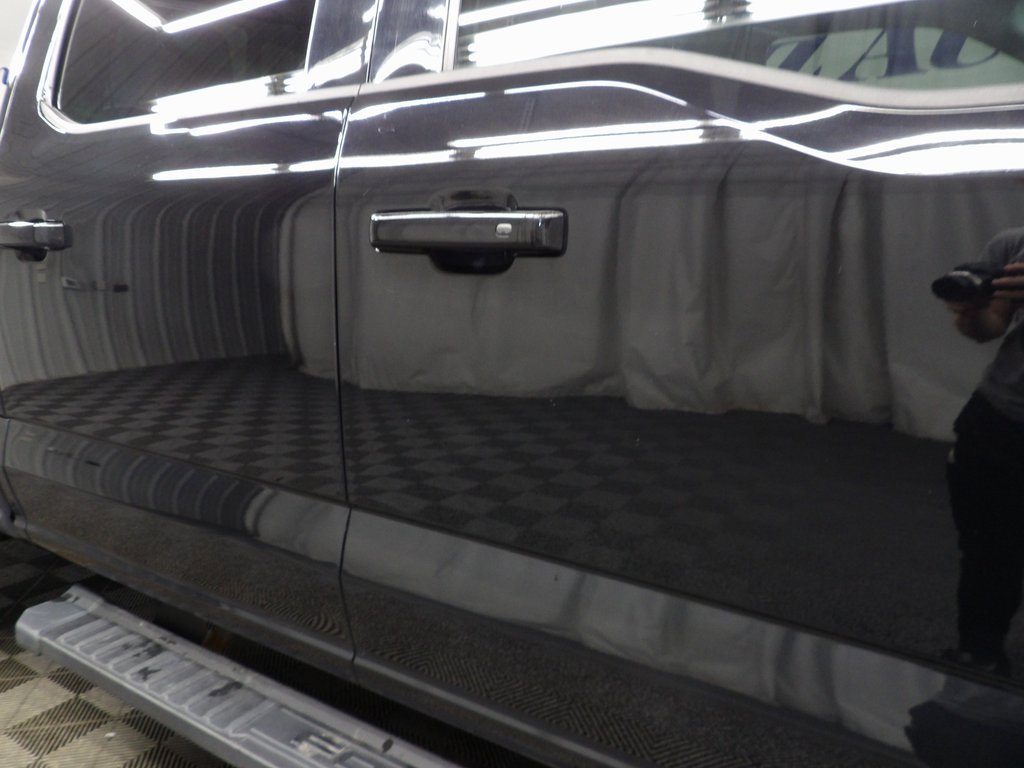 Used 2024 Ford F250 Lariat w/ Black Appearance Package image 34