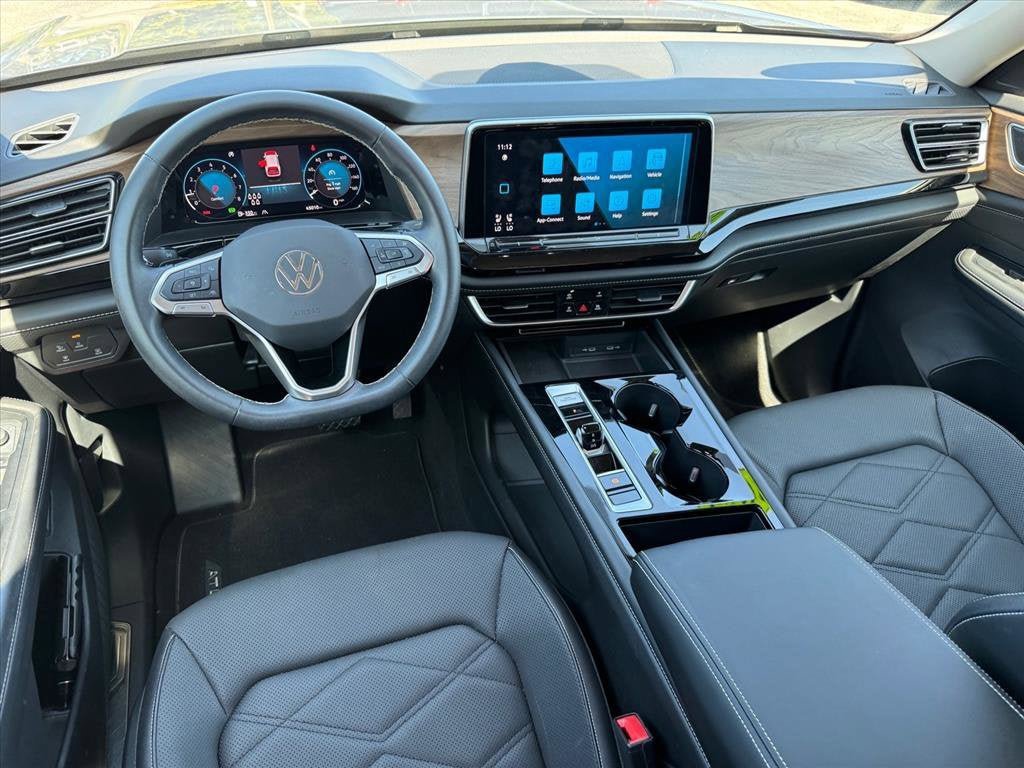 Used 2024 Volkswagen Atlas SE AWD/4WD image 14