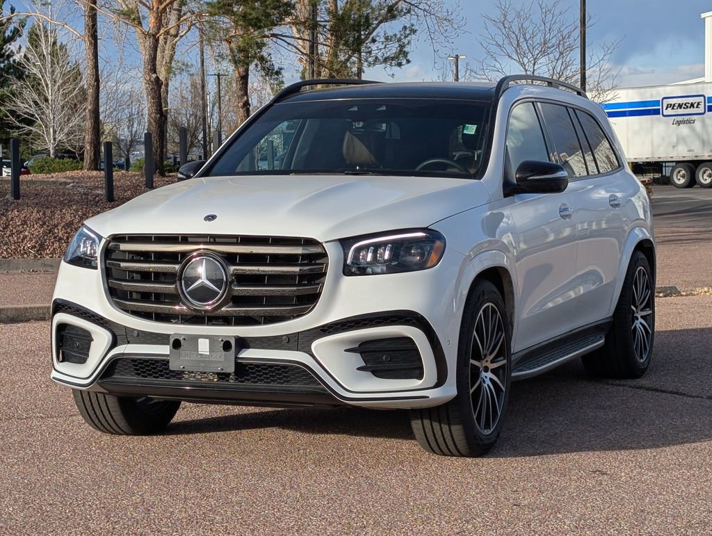 Used 2025 Mercedes-Benz GLS 580 4MATIC image 3
