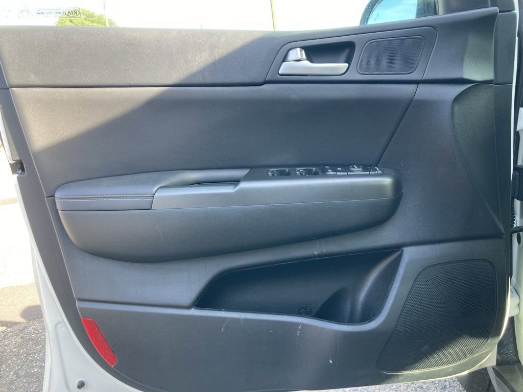 Used 2022 Kia Sportage Nightfall Edition image 11