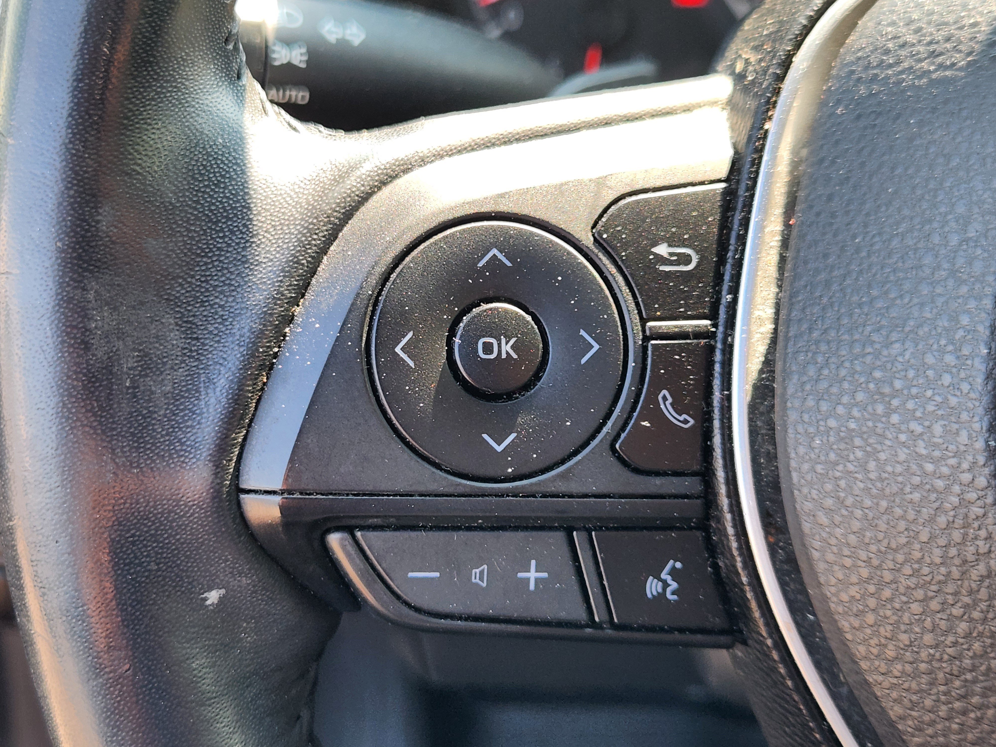 Used 2019 Toyota Corolla SE w/ SE Option Package FWD image 21