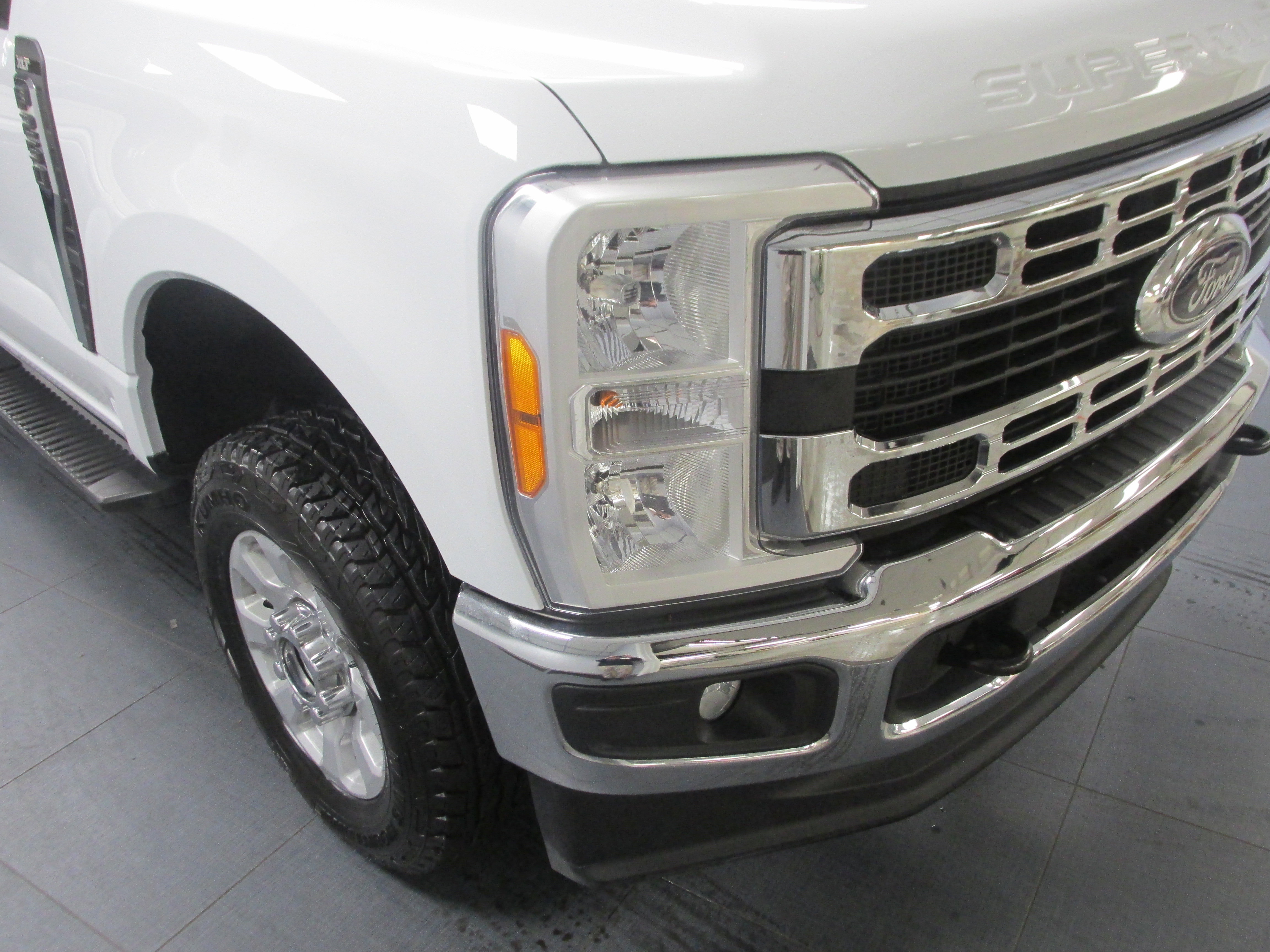 Used 2023 Ford F250 XLT w/ Snow Plow Prep Package image 9