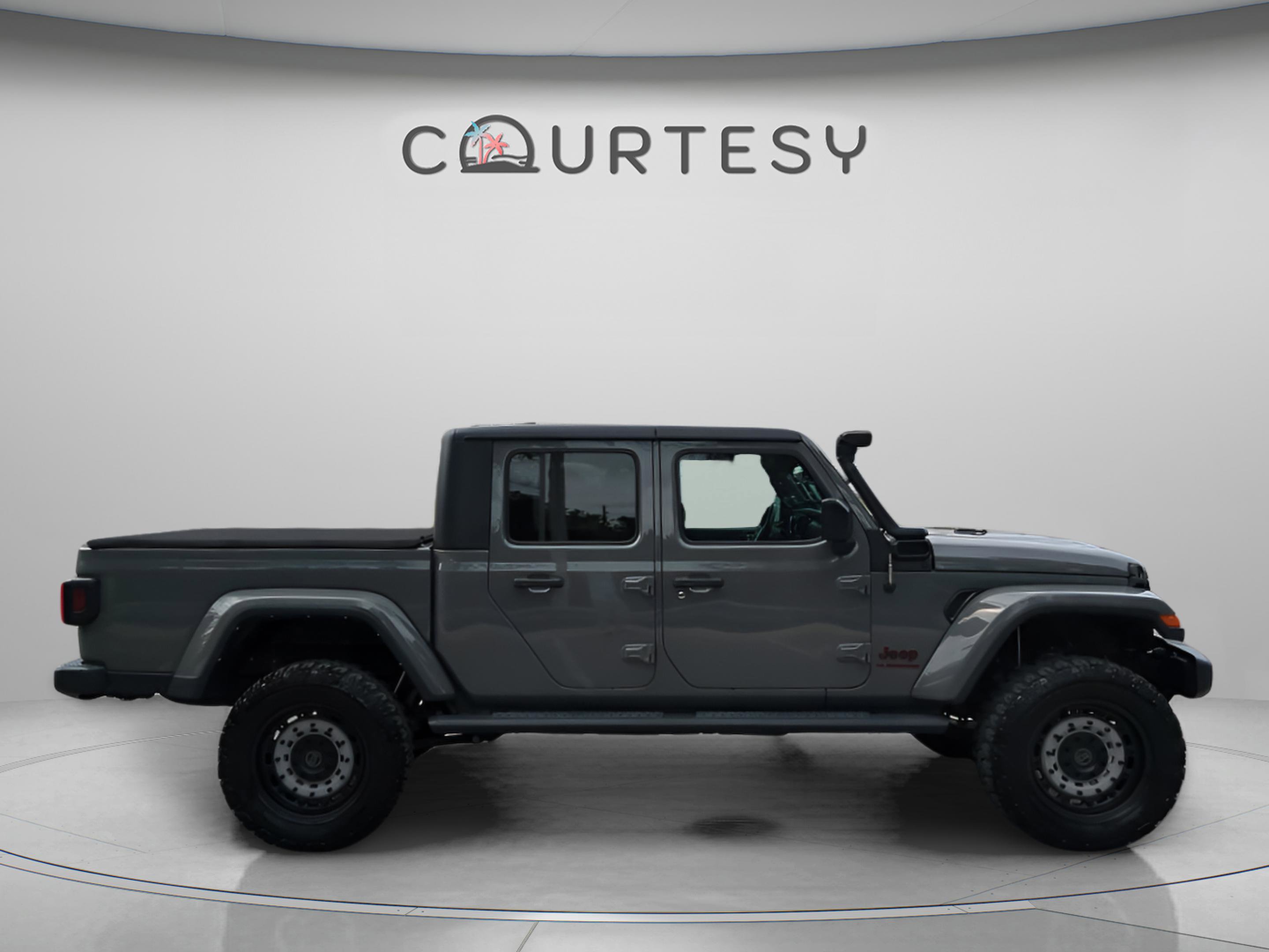 Used 2021 Jeep Gladiator Sport AWD/4WD image 8