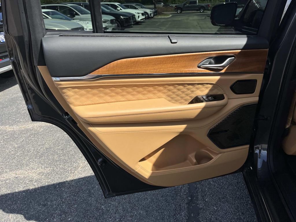 Used 2022 Jeep Grand Cherokee L Summit image 18