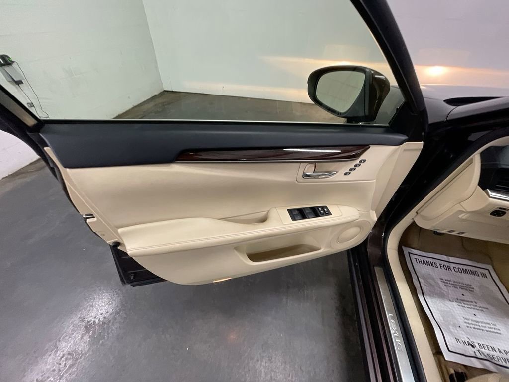 Used 2013 Lexus ES 350 image 22