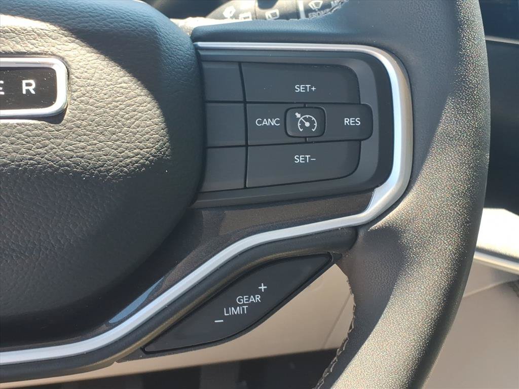 Used 2022 Jeep Wagoneer Series I AWD/4WD image 15