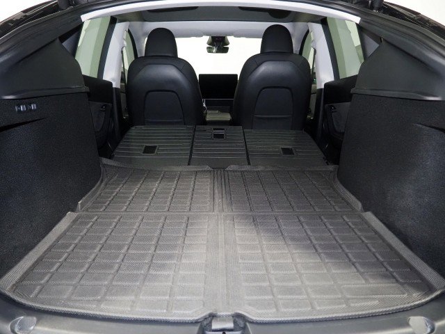 Used 2024 Tesla Model Y Performance image 39