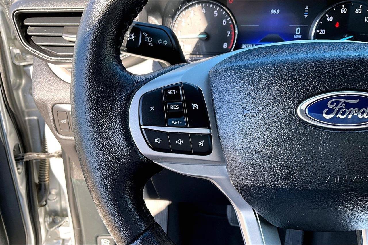 Used 2021 Ford Explorer XLT AWD/4WD image 11