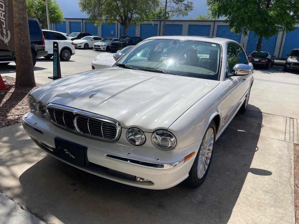 Used 2005 Jaguar XJ Vanden Plas image 1