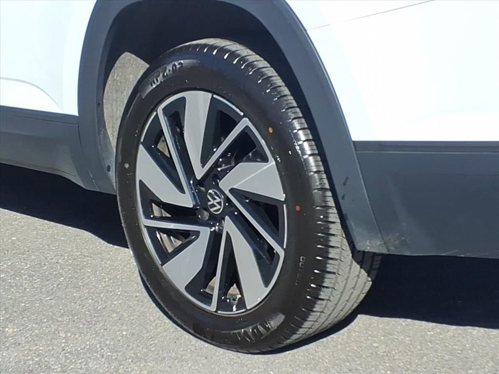 Used 2024 Volkswagen Atlas SE image 9