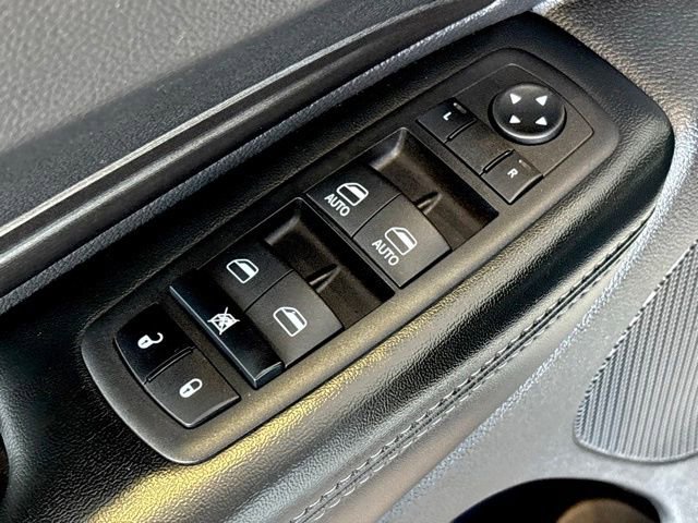 Used 2023 Dodge Durango SXT RWD image 16