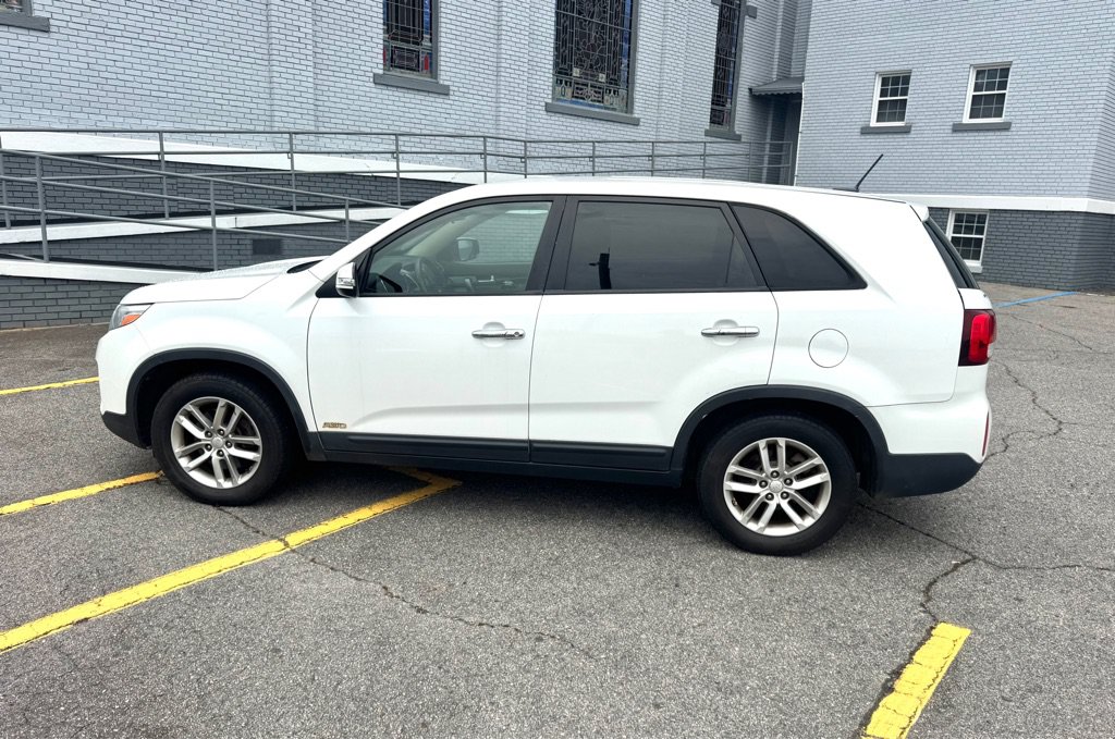 Used 2015 Kia Sorento LX AWD/4WD image 4