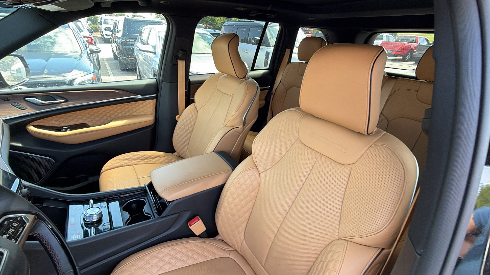 Used 2024 Jeep Grand Cherokee Summit AWD/4WD image 18