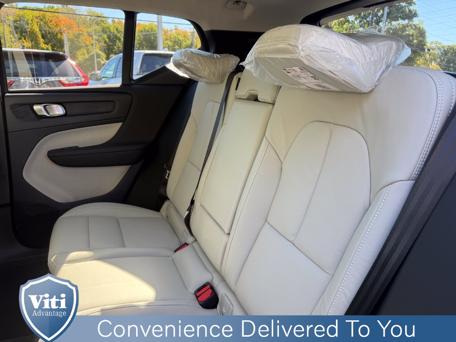 New 2026 Volvo XC40 B5 Ultra w/ Protection Package Premier AWD/4WD image 14
