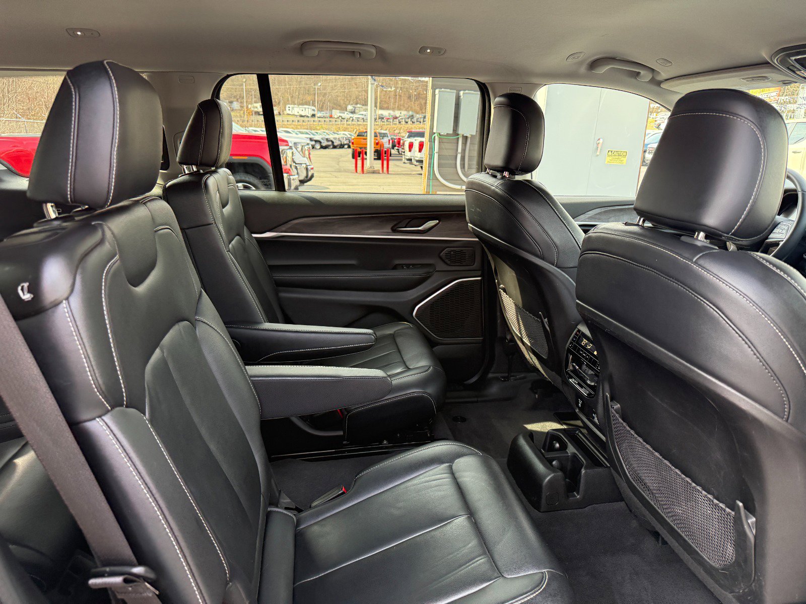 Used 2022 Jeep Grand Cherokee L Limited AWD/4WD image 21
