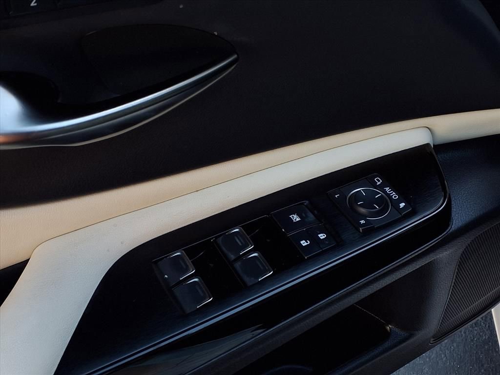 Used 2022 Lexus ES 300h w/ Premium Package image 18